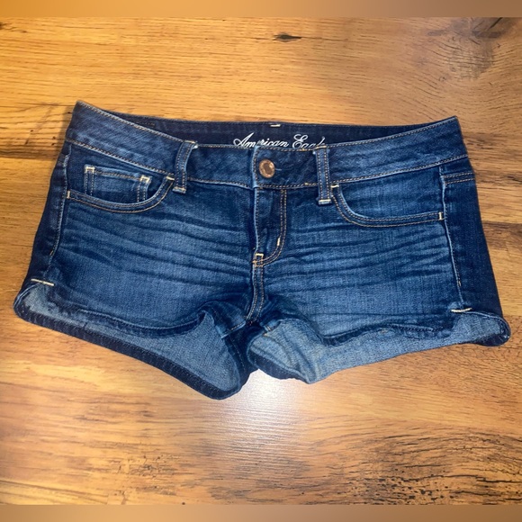 American Eagle Low rise Y2K jean shorts dark wash - Picture 1 of 3